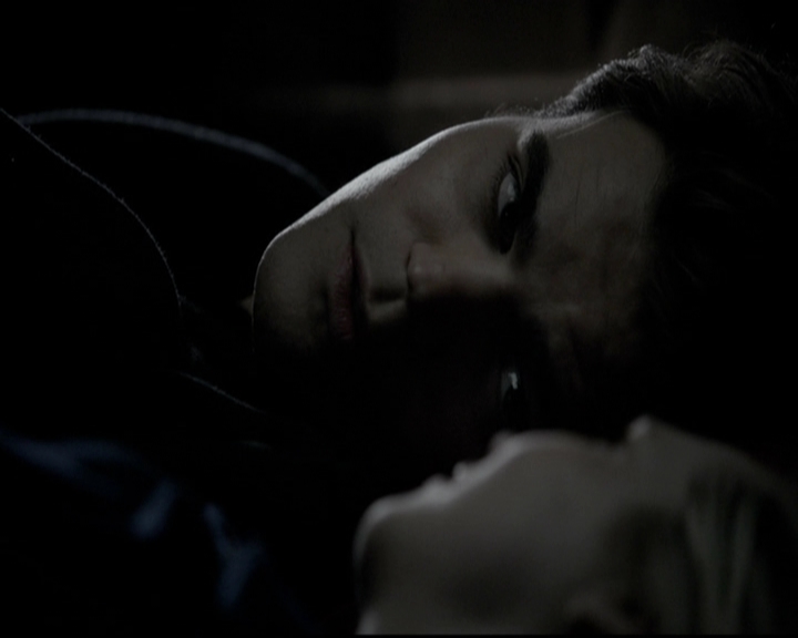 VampireDiariesWorld-dot-org_5x17RescueMe1980.jpg