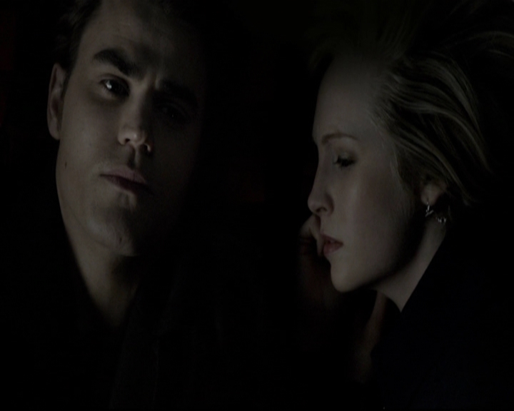 VampireDiariesWorld-dot-org_5x17RescueMe2004.jpg