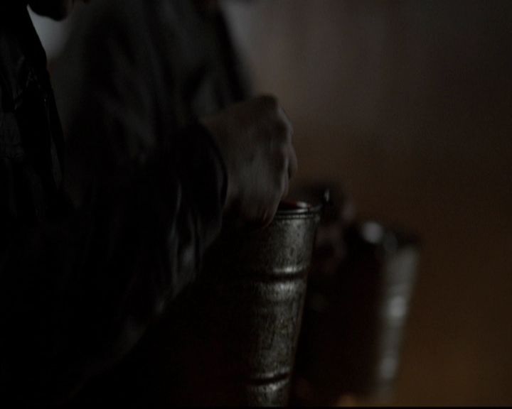 VampireDiariesWorld-dot-org_5x17RescueMe2207.jpg