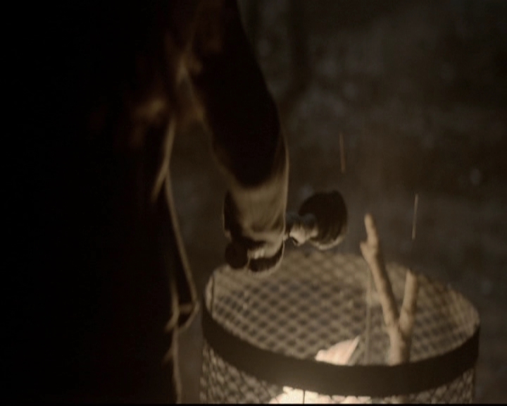 VampireDiariesWorld-dot-org_5x17RescueMe2224.jpg
