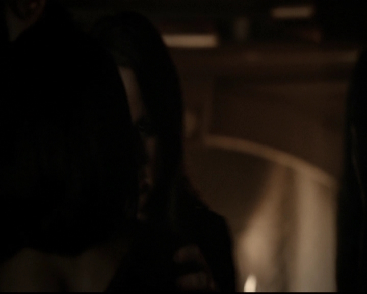VampireDiariesWorld-dot-org_5x17RescueMe2250.jpg