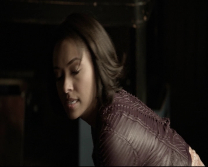 VampireDiariesWorld-dot-org_5x18ResidentEvil-deletedscenes0005.jpg