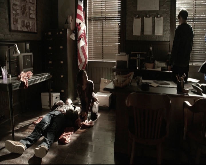 VampireDiariesWorld-dot-org_5x18ResidentEvil-deletedscenes0010.jpg