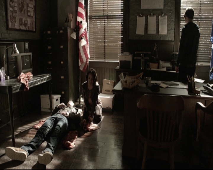 VampireDiariesWorld-dot-org_5x18ResidentEvil-deletedscenes0012.jpg