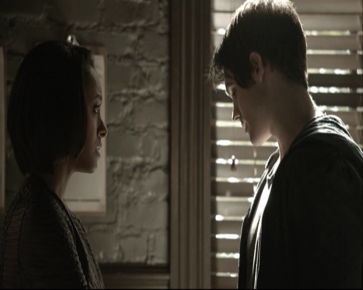 VampireDiariesWorld-dot-org_5x18ResidentEvil-deletedscenes0040.jpg
