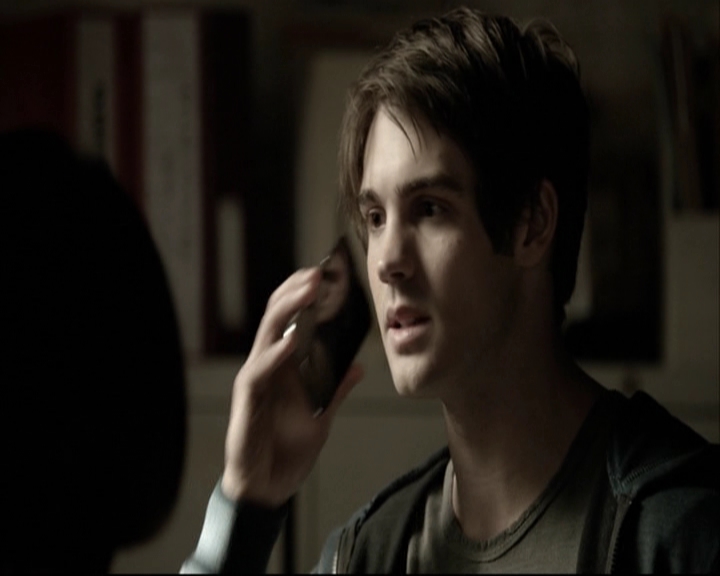 VampireDiariesWorld-dot-org_5x18ResidentEvil-deletedscenes0044.jpg
