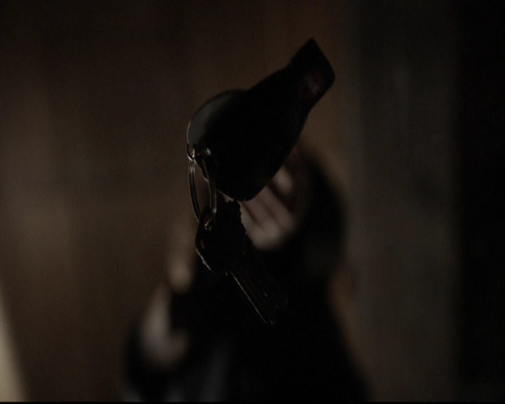 VampireDiariesWorld-dot-org_5x18ResidentEvil0200.jpg