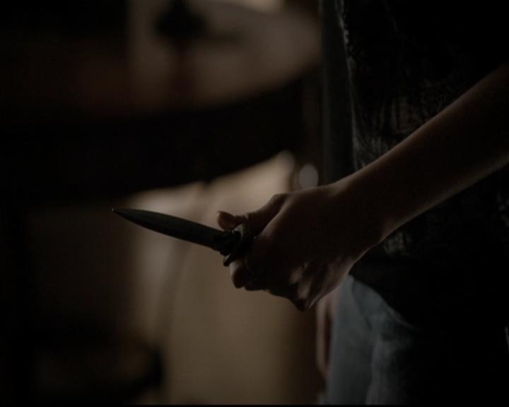 VampireDiariesWorld-dot-org_5x18ResidentEvil0415.jpg