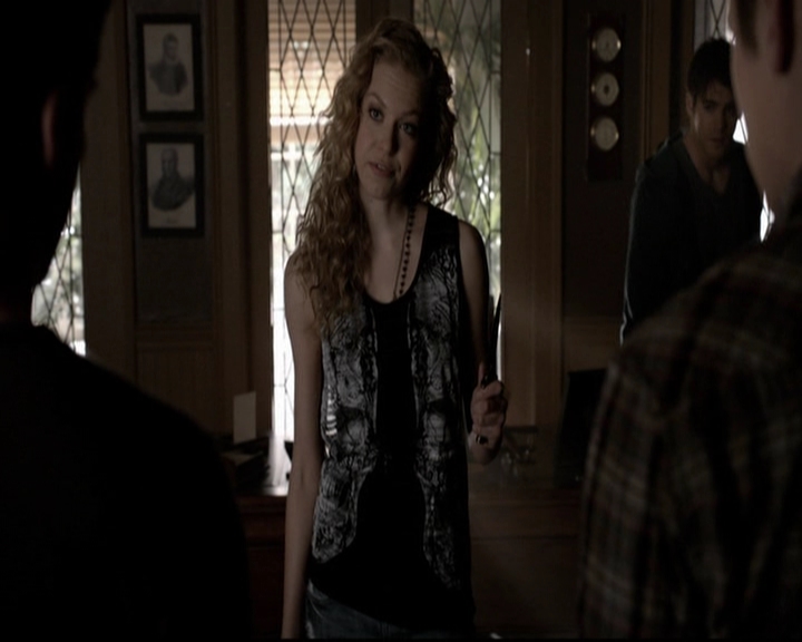 VampireDiariesWorld-dot-org_5x18ResidentEvil0430.jpg
