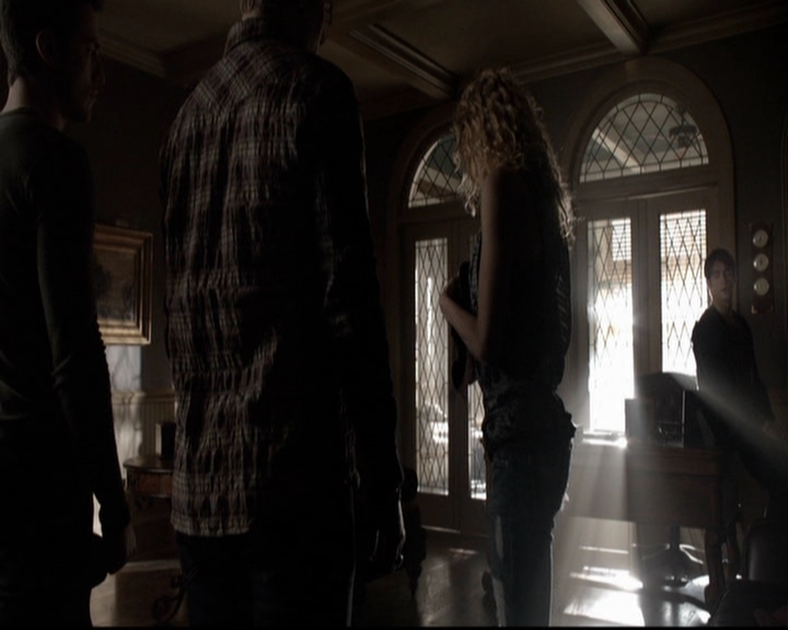 VampireDiariesWorld-dot-org_5x18ResidentEvil0477.jpg