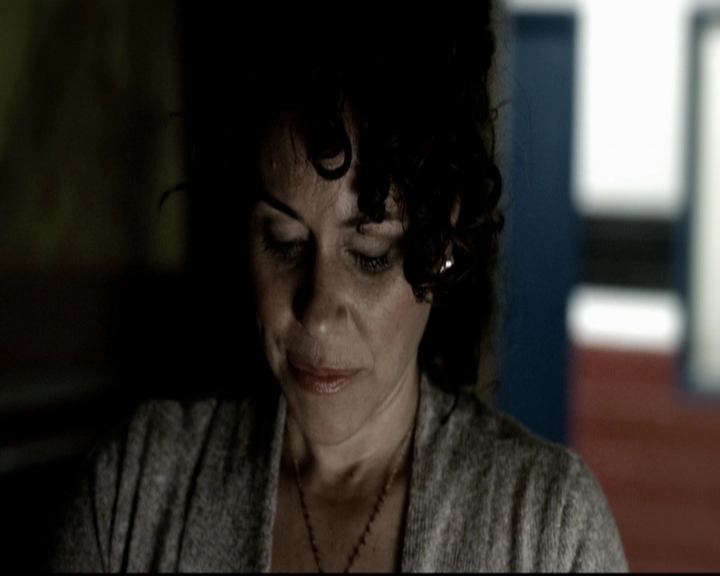 VampireDiariesWorld-dot-org_5x18ResidentEvil0512.jpg
