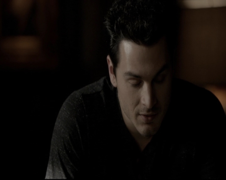 VampireDiariesWorld-dot-org_5x18ResidentEvil0629.jpg