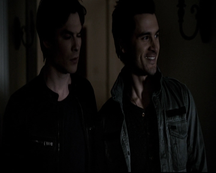 VampireDiariesWorld-dot-org_5x18ResidentEvil1539.jpg