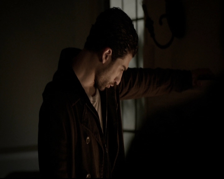 VampireDiariesWorld-dot-org_5x18ResidentEvil1586.jpg