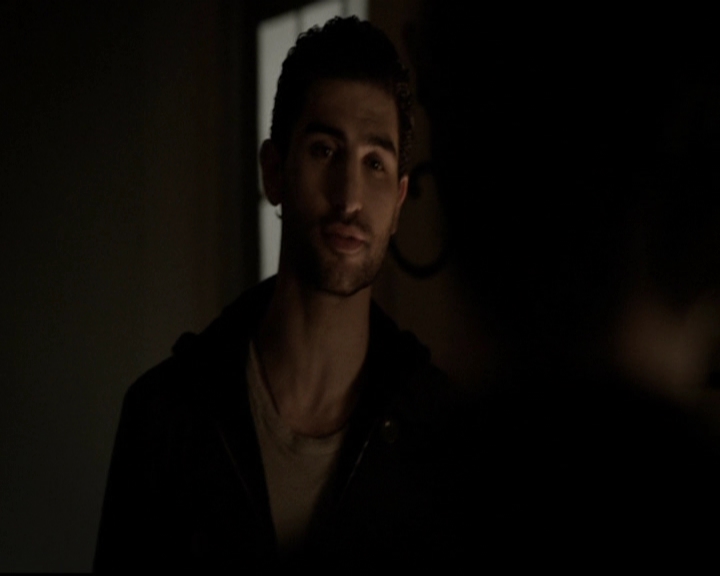 VampireDiariesWorld-dot-org_5x18ResidentEvil1596.jpg