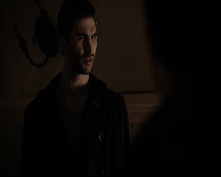 VampireDiariesWorld-dot-org_5x18ResidentEvil1611.jpg