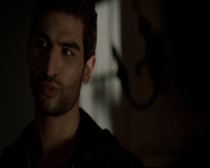 VampireDiariesWorld-dot-org_5x18ResidentEvil1612.jpg