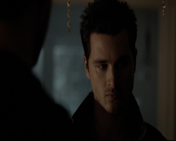 VampireDiariesWorld-dot-org_5x18ResidentEvil1624.jpg