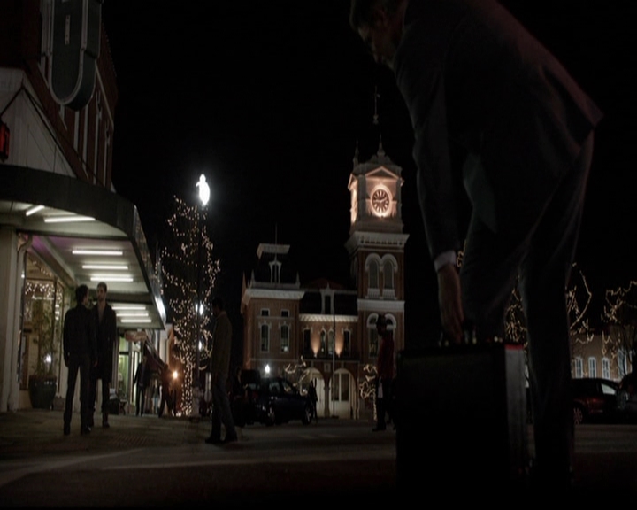 VampireDiariesWorld-dot-org_5x18ResidentEvil1705.jpg