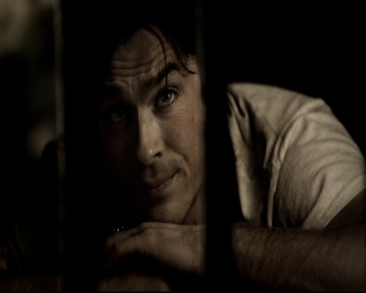 VampireDiariesWorld-dot-org_5x19ManOnFire0031.jpg