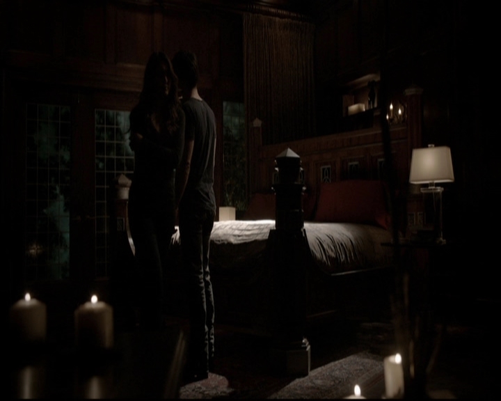 VampireDiariesWorld-dot-org_5x19ManOnFire0061.jpg