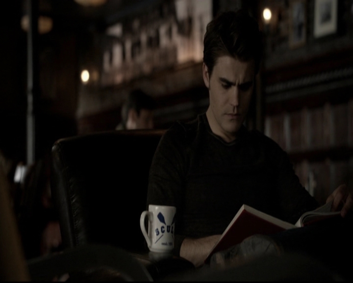 VampireDiariesWorld-dot-org_5x19ManOnFire0068.jpg