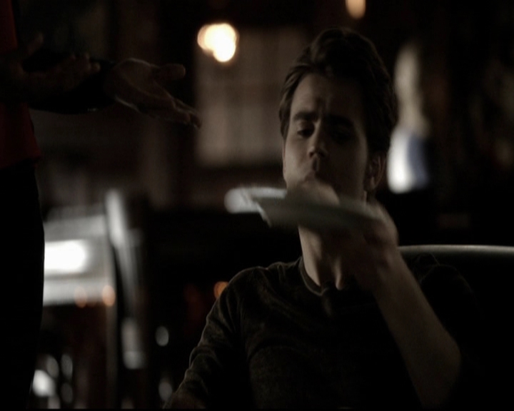 VampireDiariesWorld-dot-org_5x19ManOnFire0072.jpg