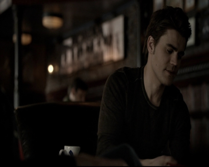 VampireDiariesWorld-dot-org_5x19ManOnFire0077.jpg