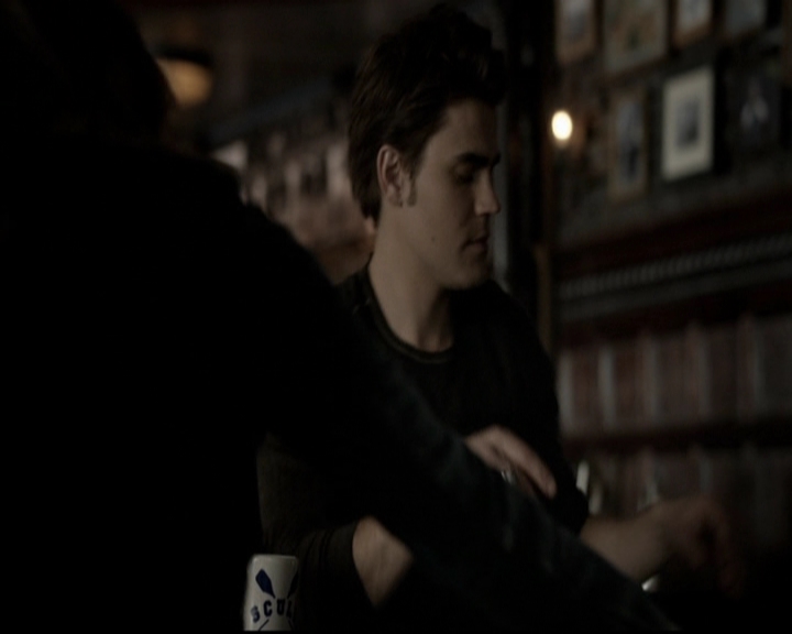 VampireDiariesWorld-dot-org_5x19ManOnFire0078.jpg