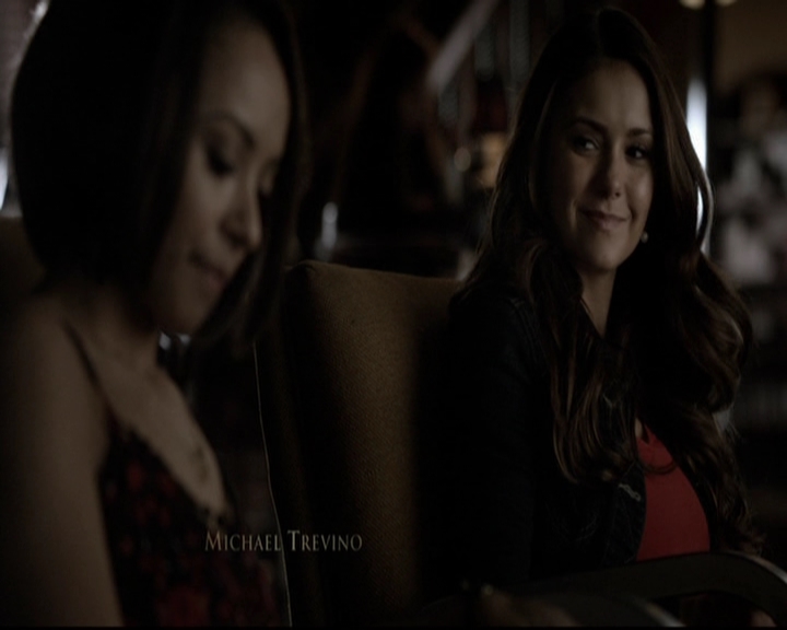 VampireDiariesWorld-dot-org_5x19ManOnFire0118.jpg