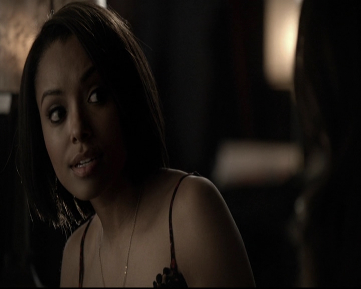 VampireDiariesWorld-dot-org_5x19ManOnFire0123.jpg