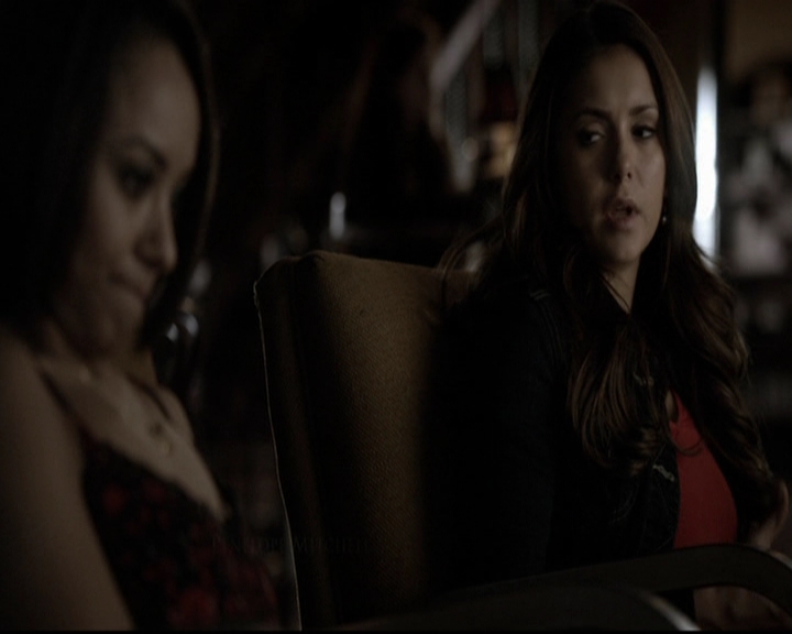 VampireDiariesWorld-dot-org_5x19ManOnFire0147.jpg
