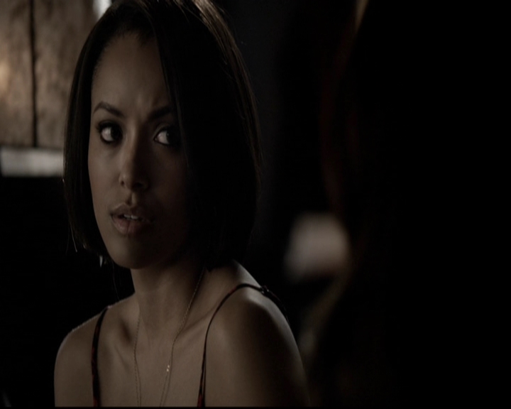 VampireDiariesWorld-dot-org_5x19ManOnFire0153.jpg