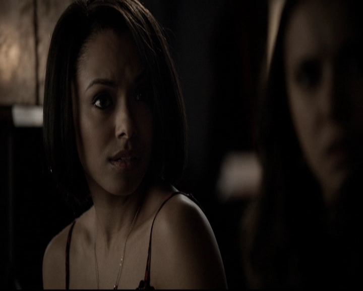 VampireDiariesWorld-dot-org_5x19ManOnFire0168.jpg