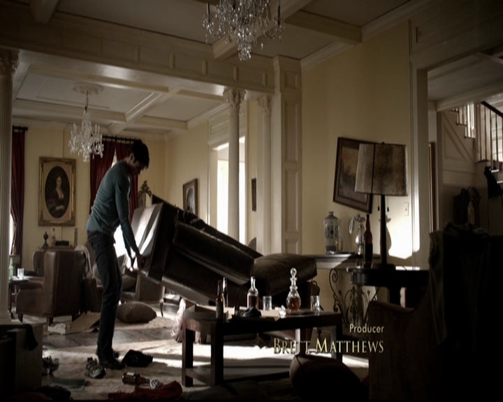 VampireDiariesWorld-dot-org_5x19ManOnFire0180.jpg