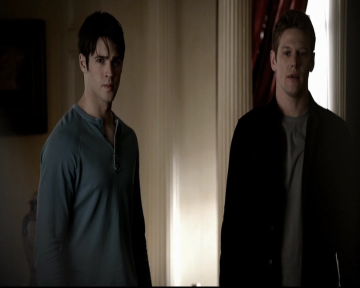 VampireDiariesWorld-dot-org_5x19ManOnFire0198.jpg