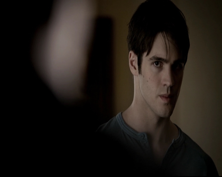 VampireDiariesWorld-dot-org_5x19ManOnFire0211.jpg