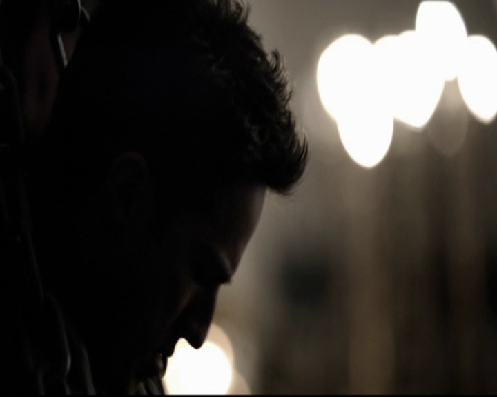 VampireDiariesWorld-dot-org_5x19ManOnFire0237.jpg