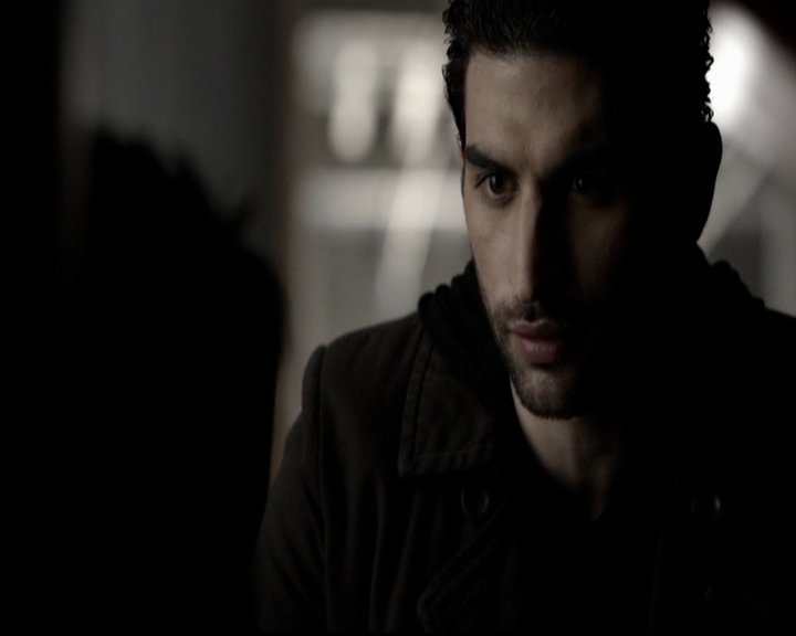 VampireDiariesWorld-dot-org_5x19ManOnFire0241.jpg