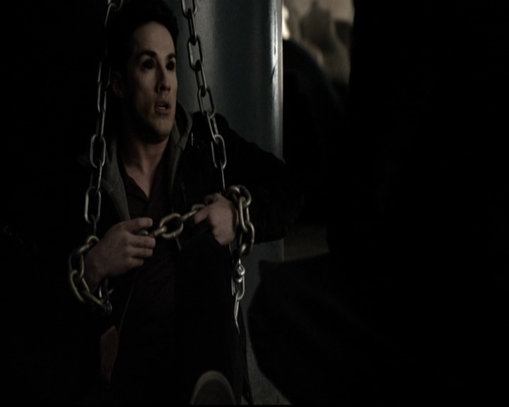 VampireDiariesWorld-dot-org_5x19ManOnFire0244.jpg