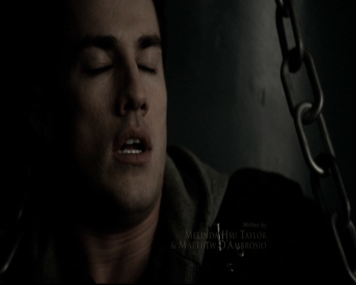 VampireDiariesWorld-dot-org_5x19ManOnFire0245.jpg