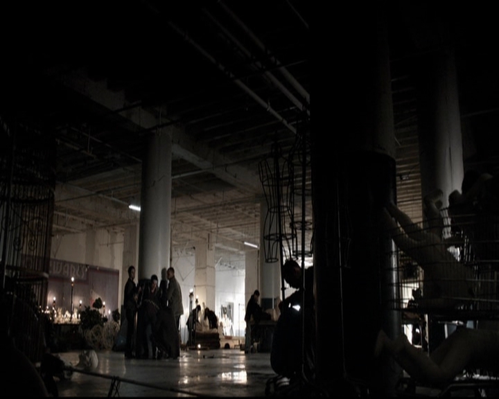 VampireDiariesWorld-dot-org_5x19ManOnFire0256.jpg