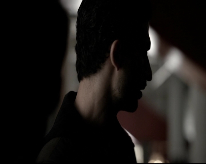 VampireDiariesWorld-dot-org_5x19ManOnFire0267.jpg