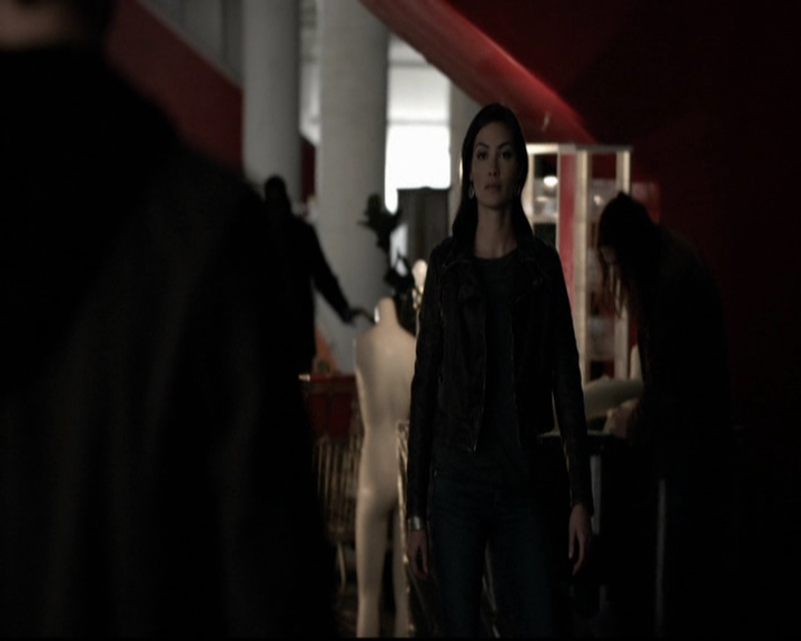 VampireDiariesWorld-dot-org_5x19ManOnFire0270.jpg
