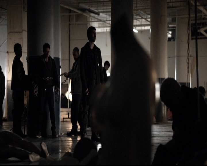 VampireDiariesWorld-dot-org_5x19ManOnFire0271.jpg