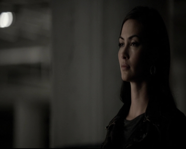VampireDiariesWorld-dot-org_5x19ManOnFire0273.jpg