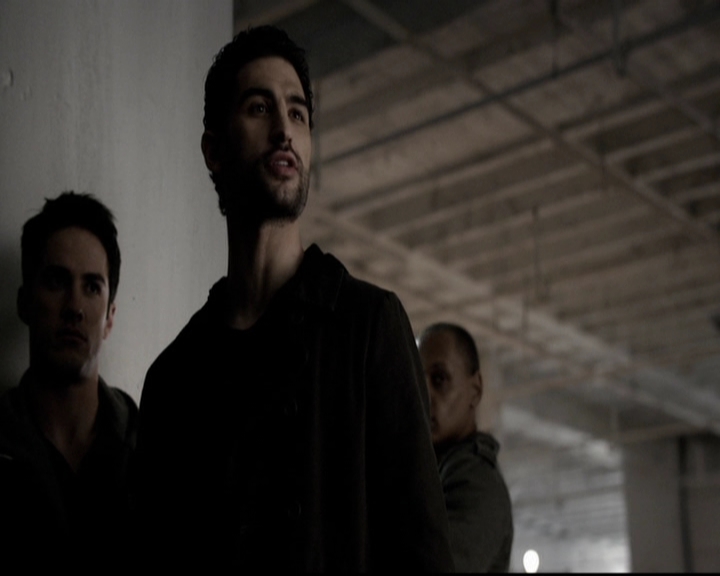 VampireDiariesWorld-dot-org_5x19ManOnFire0307.jpg