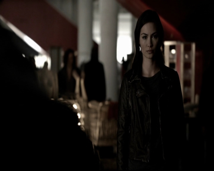 VampireDiariesWorld-dot-org_5x19ManOnFire0309.jpg