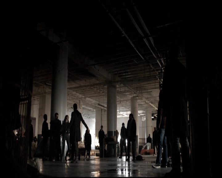 VampireDiariesWorld-dot-org_5x19ManOnFire0324.jpg VampireDiariesWorld-dot-org_5x19ManOnFire0324.jpg