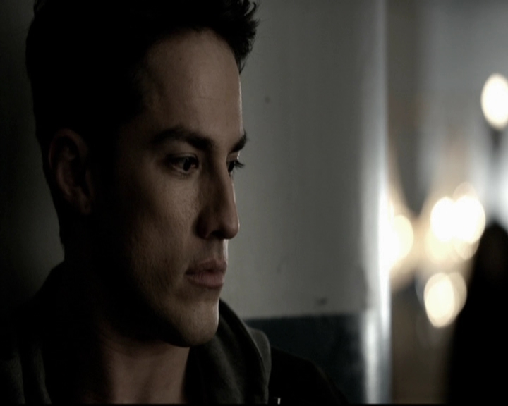 VampireDiariesWorld-dot-org_5x19ManOnFire0328.jpg